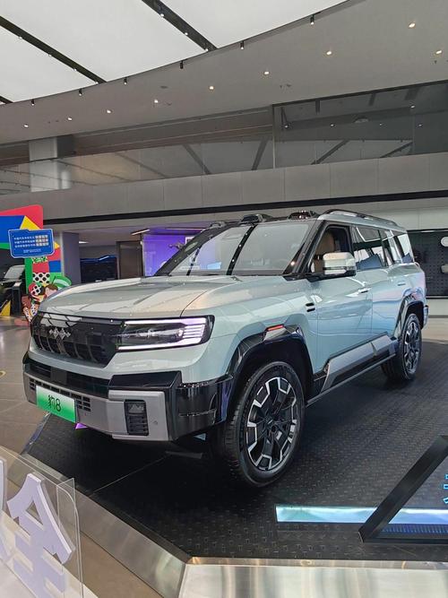 深圳104比亚迪方程豹硬派越野的爆款，英菲尼迪35周年与你共成长